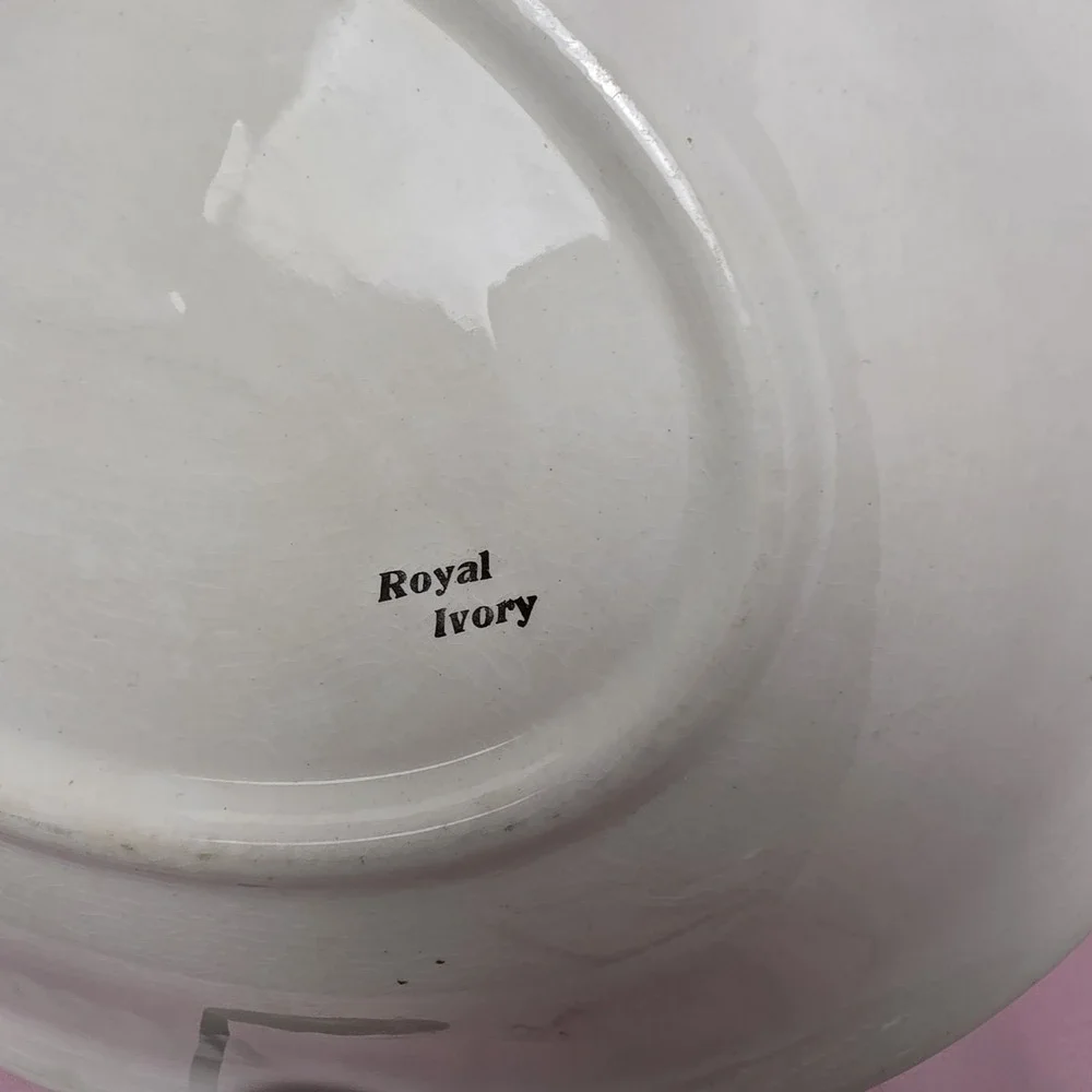 Vintage Royal Ivory 12